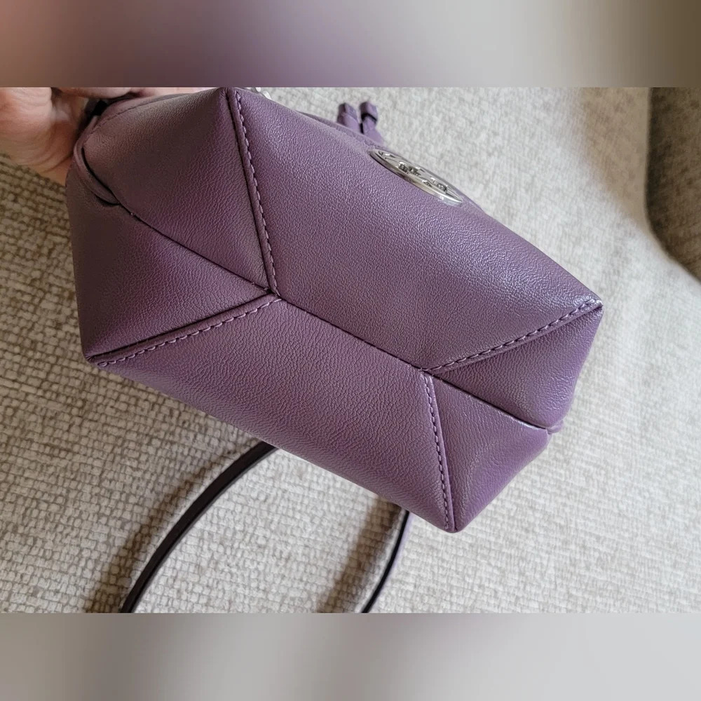 Tory Burch Willa Mini Bucket Bag NWT - Picture 12 of 15
